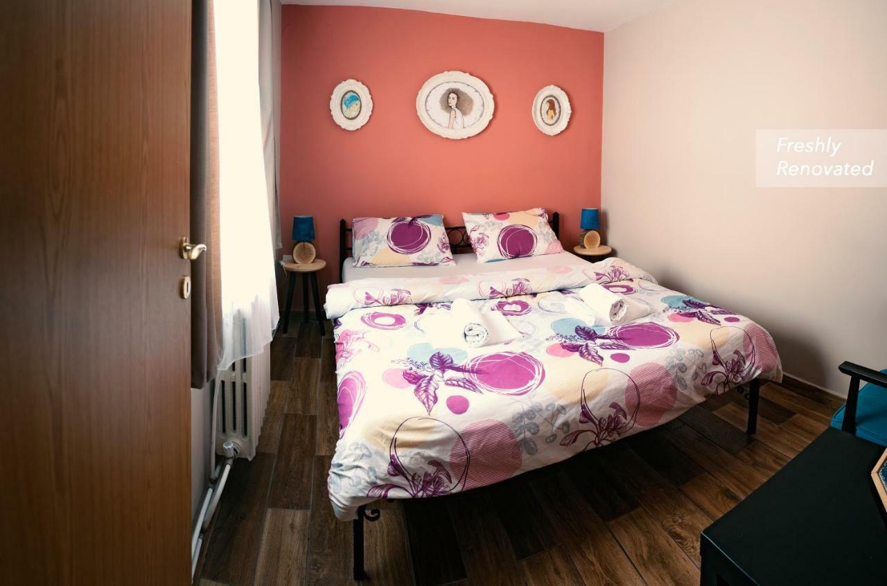 Universe Hostel Üsküp Dış mekan fotoğraf